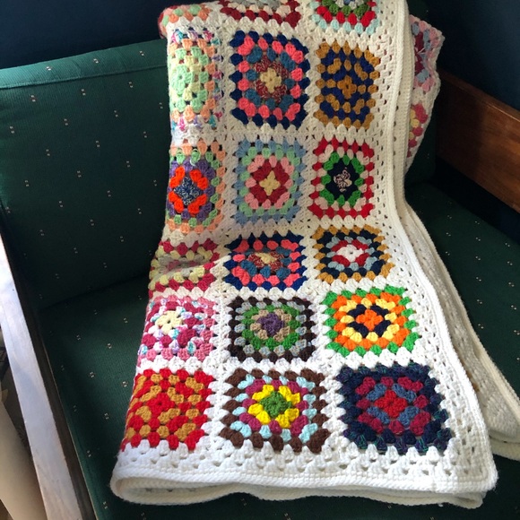 Vintage Other - VINTAGE Granny Square Crochet Blanket